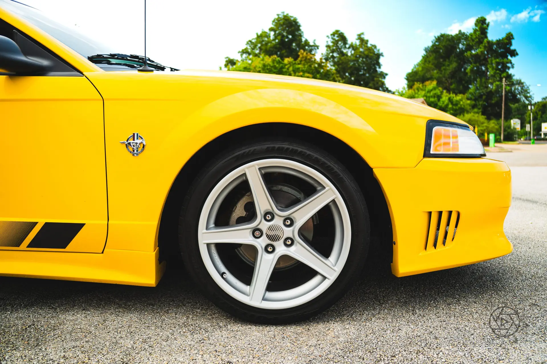 Moments Media Saleen Photo